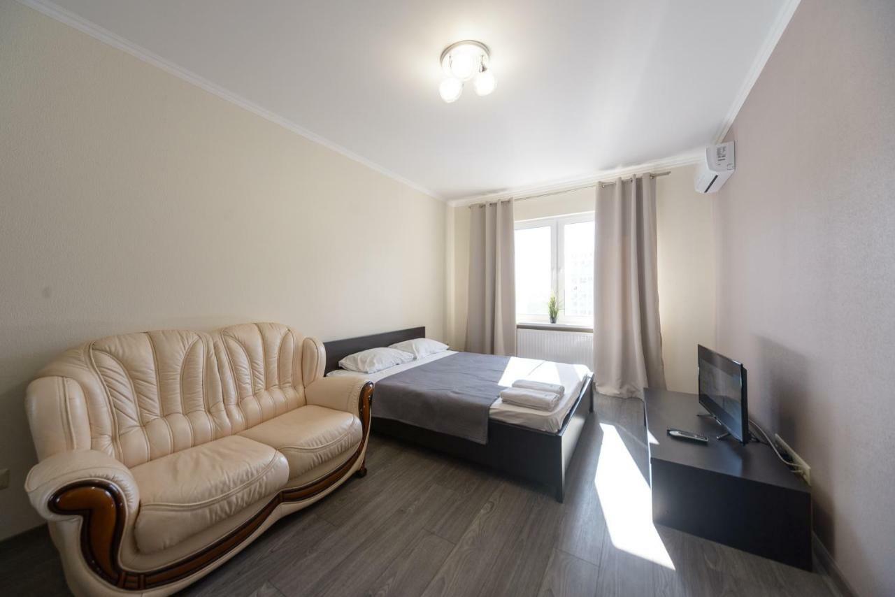 Osokorki Apartment Kyiv Exterior photo